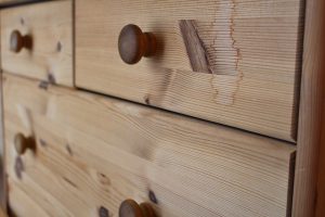 drewniane szuflady